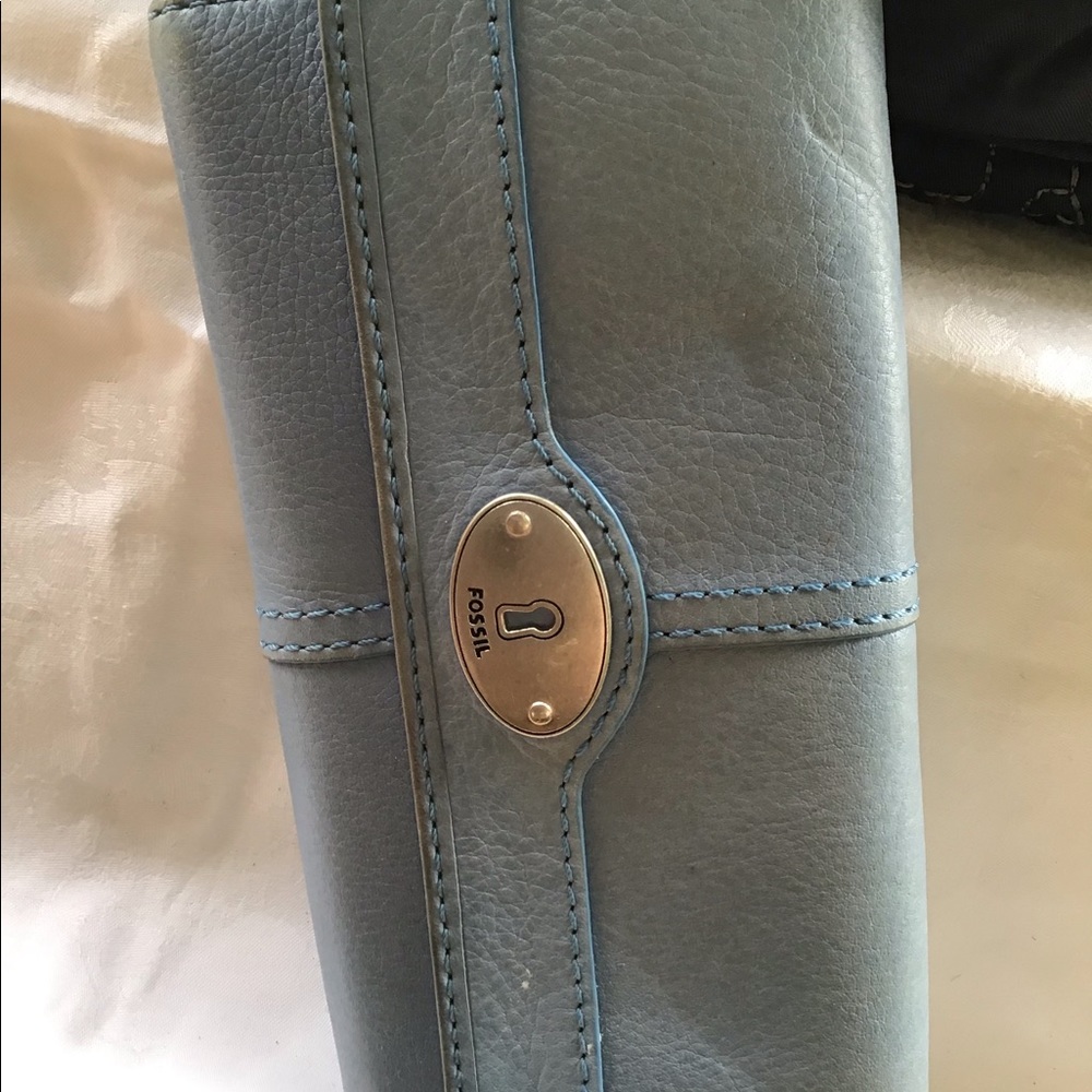FOSSIL PURSE AND WALLET - Picture 10 of 15